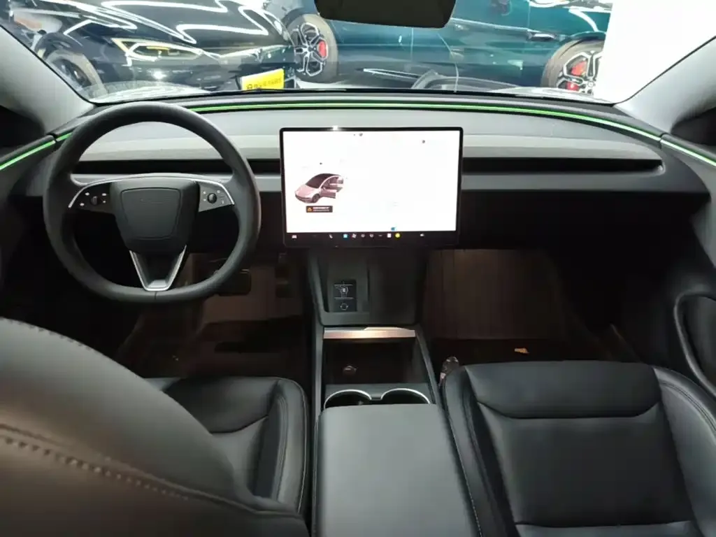Tesla Model 3 — фото 3