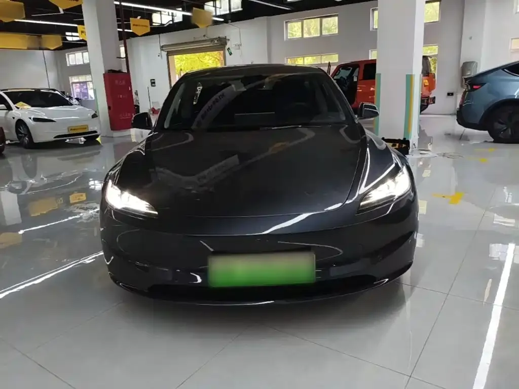 Tesla Model 3 — фото 4