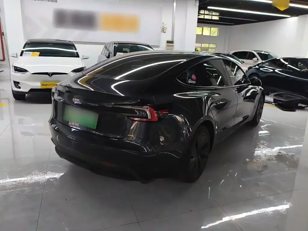 Tesla Model 3 — фото 10