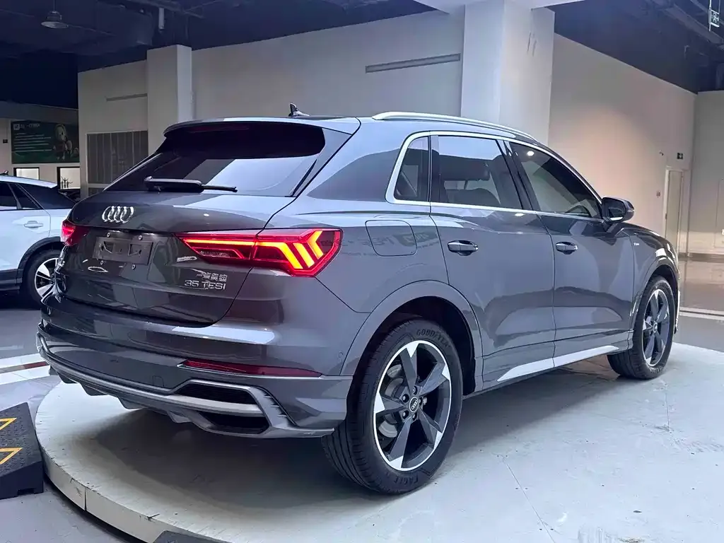 Audi Q3 — фото 9