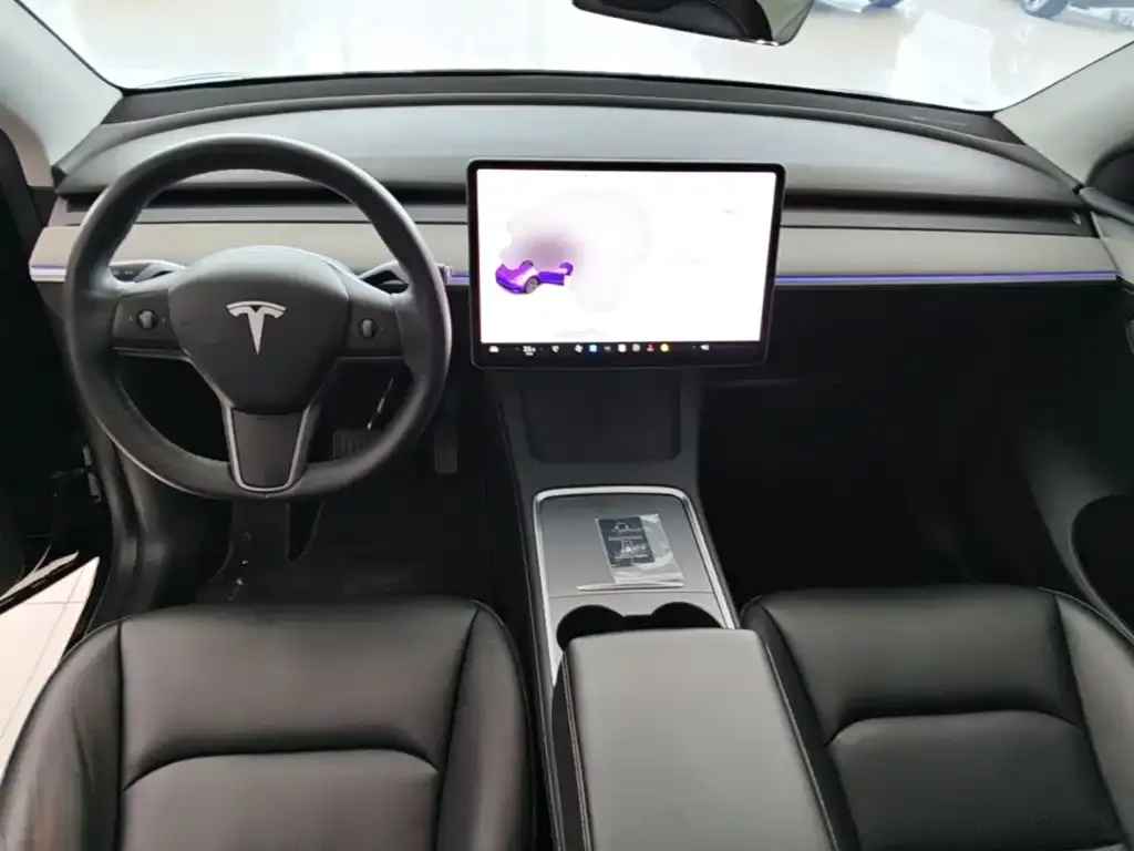 Tesla Model Y — фото 6