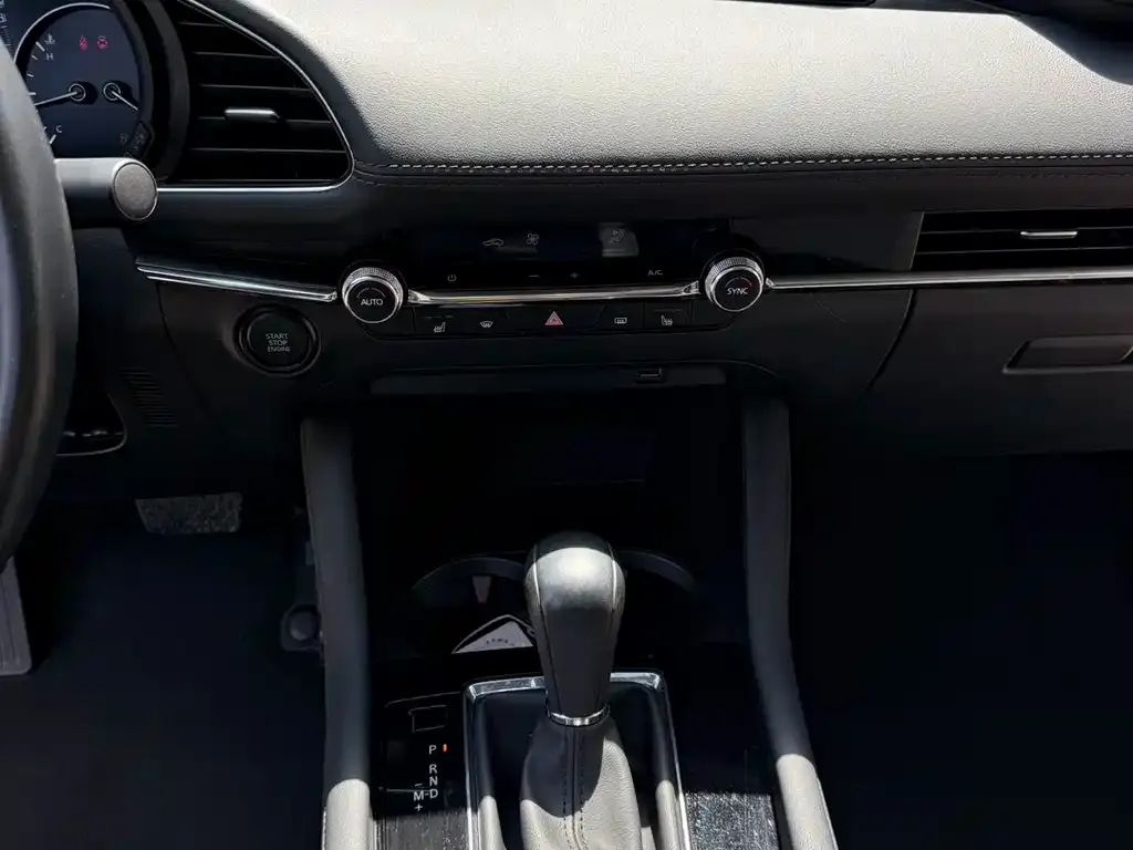 Mazda 3 Axela — фото 2