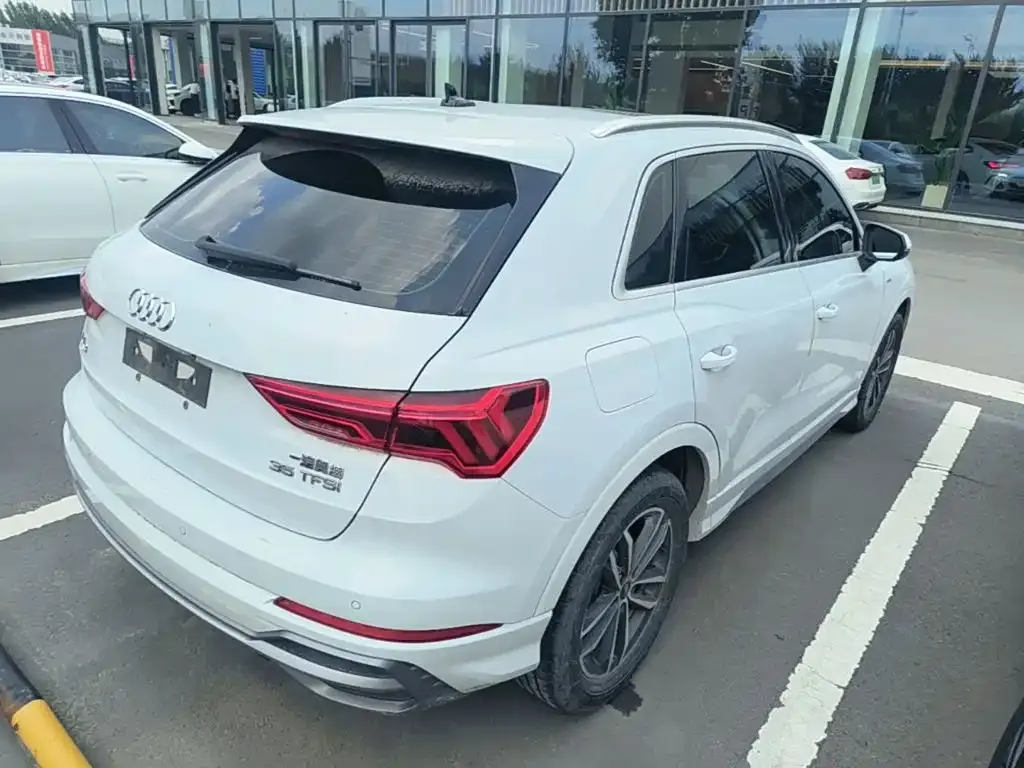Audi Q3 — фото 6