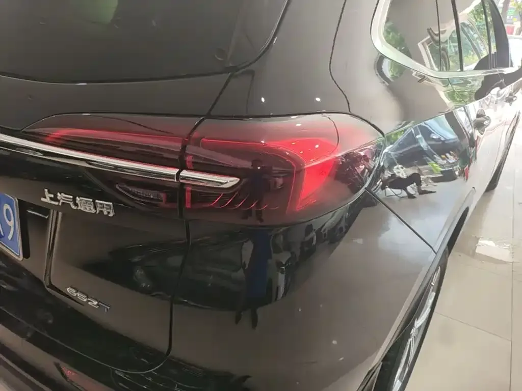 Buick Envision Plus — фото 2
