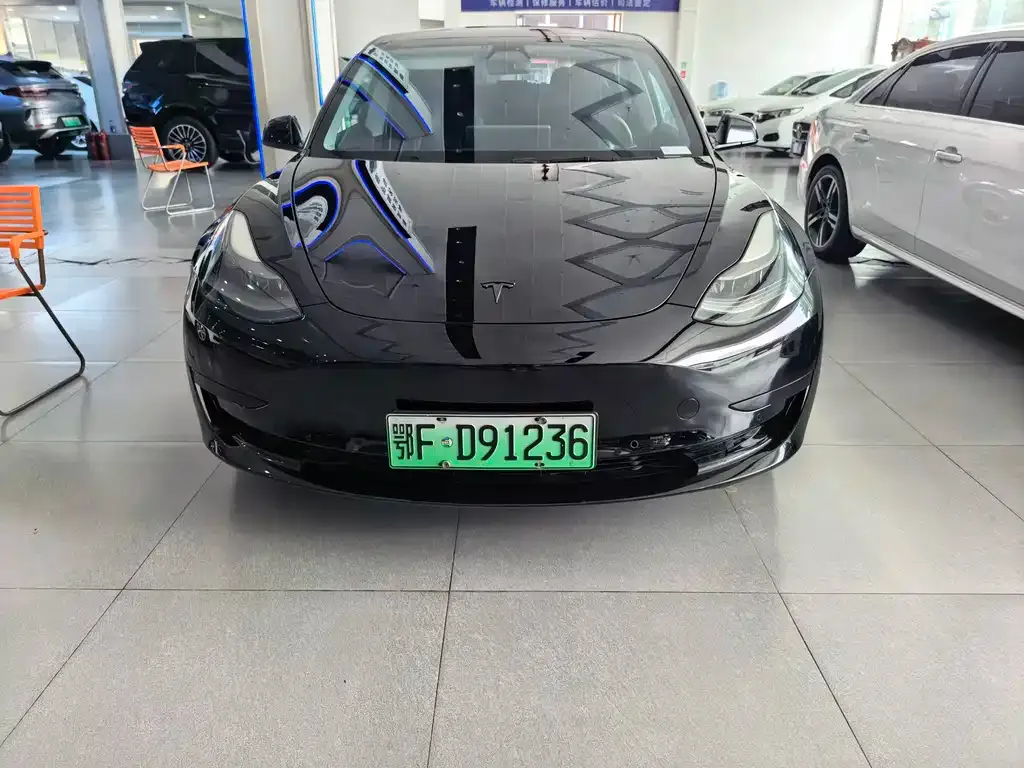 Tesla Model 3 — фото 6
