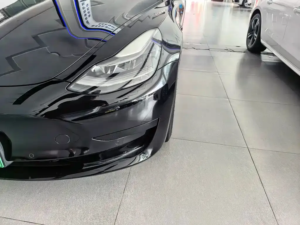 Tesla Model 3 — фото 4