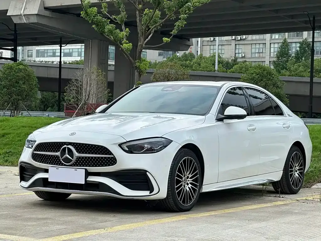 Mercedes-Benz C-Class — фото 1