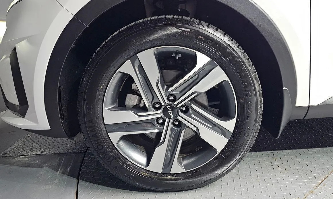 Kia Sorento — фото 6