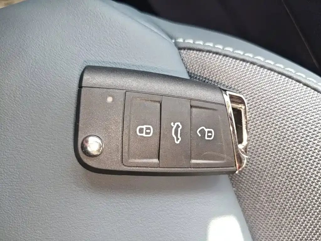 Volkswagen Tharu — фото 3