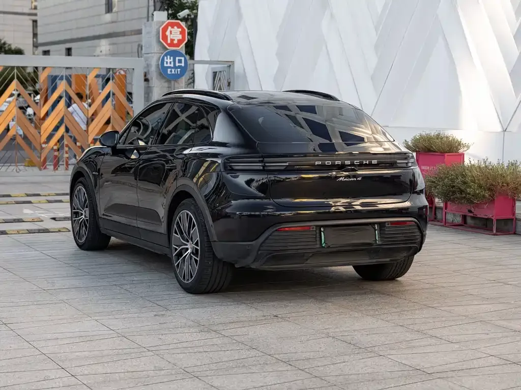 Porsche Macan EV — фото 6
