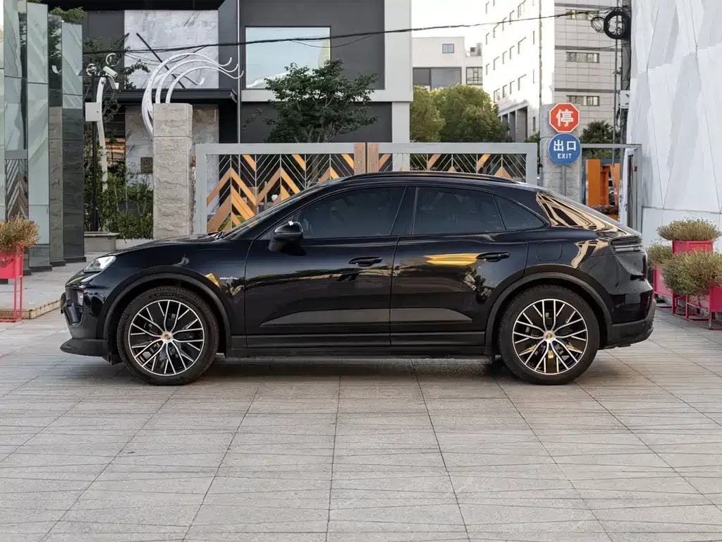Porsche Macan EV — фото 10