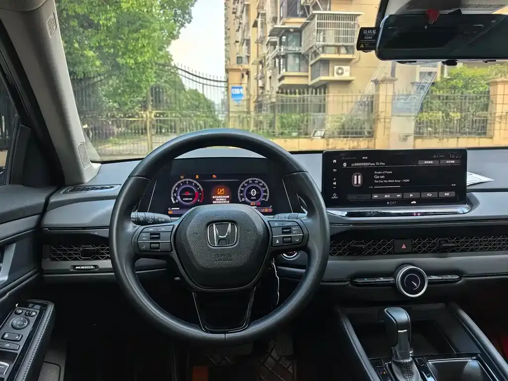 Honda Accord — фото 7