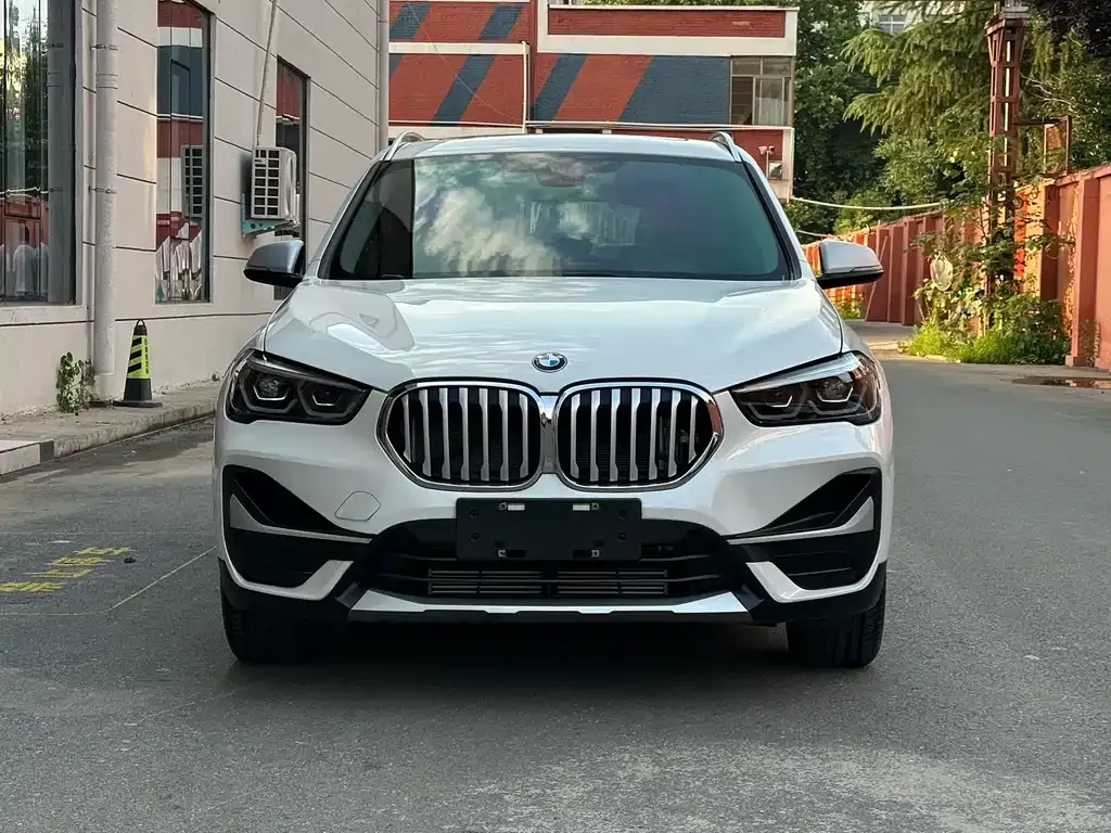 BMW X1 — фото 9