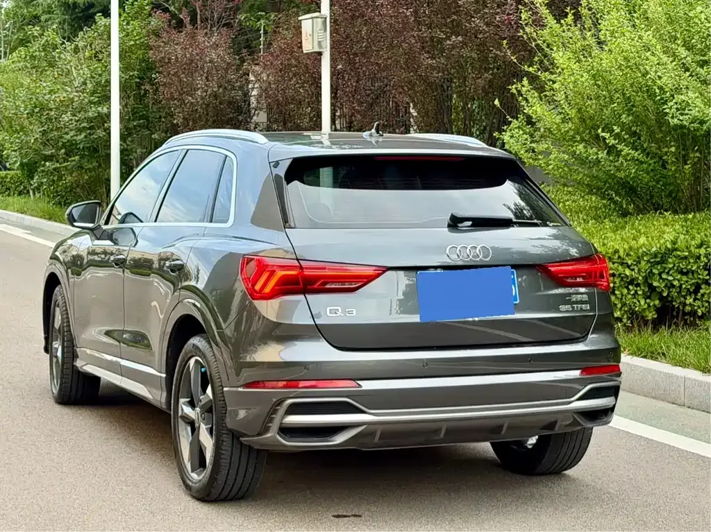 Audi Q3 — фото 10