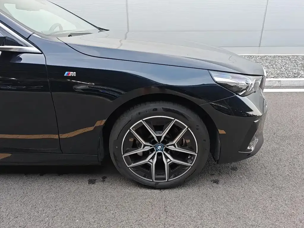 BMW i5 — фото 6