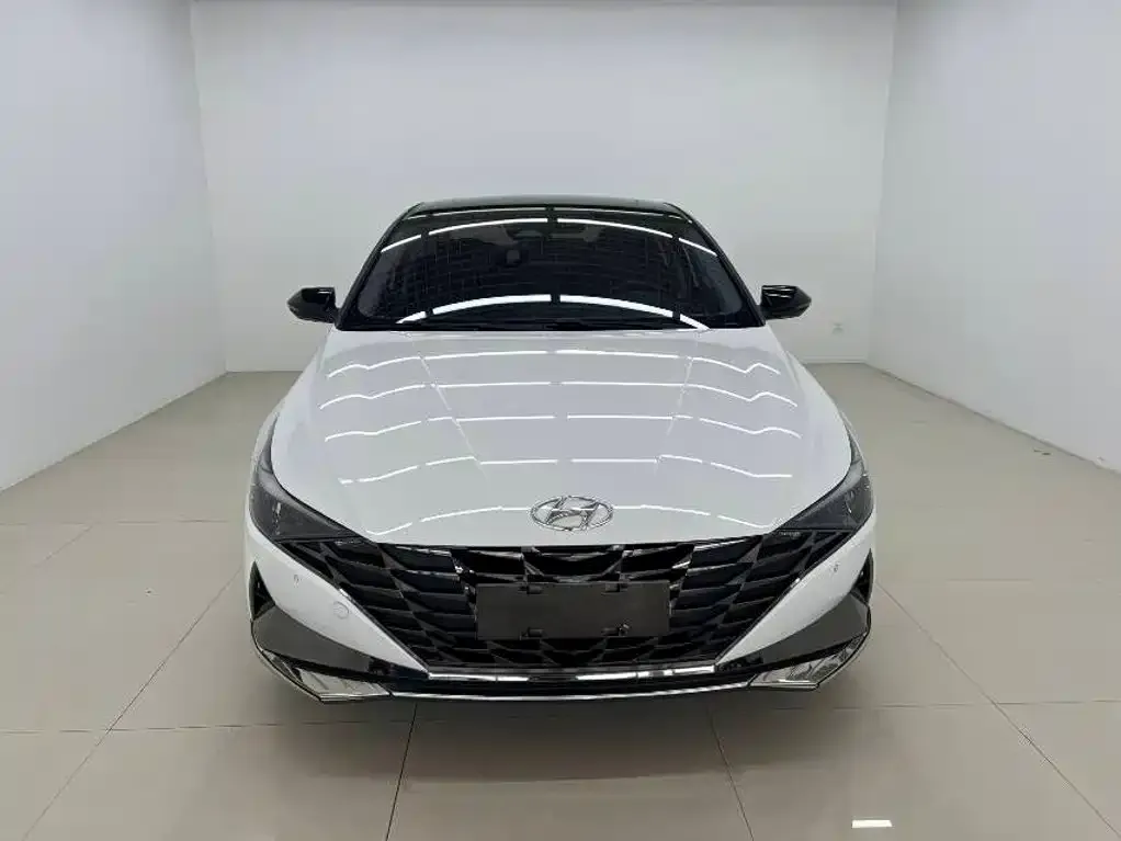Hyundai Elantra — фото 2
