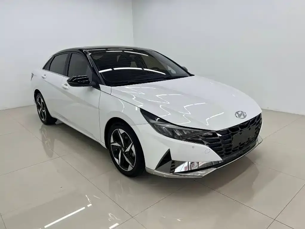 Hyundai Elantra — фото 4