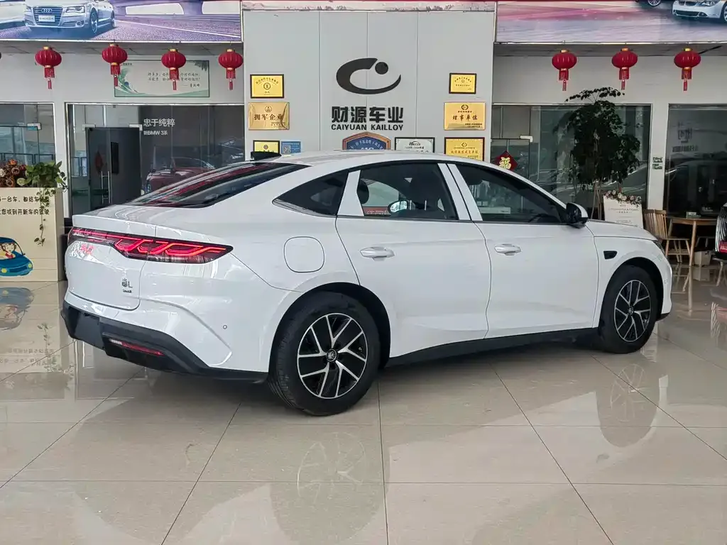 BYD Qin L — фото 8