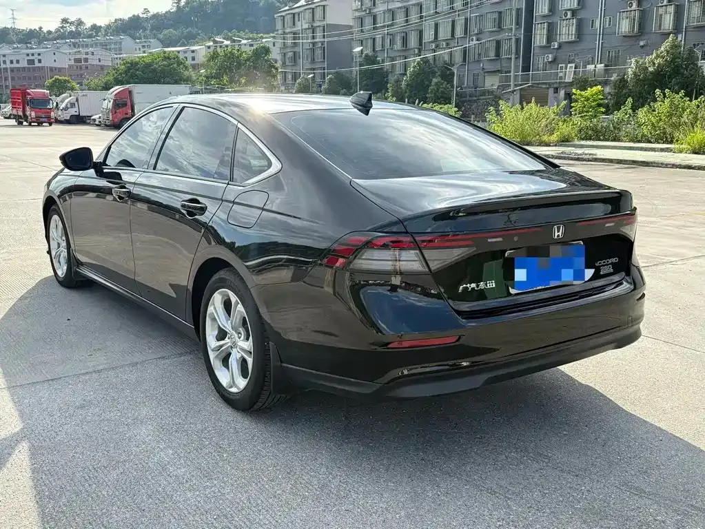 Honda Accord — фото 9