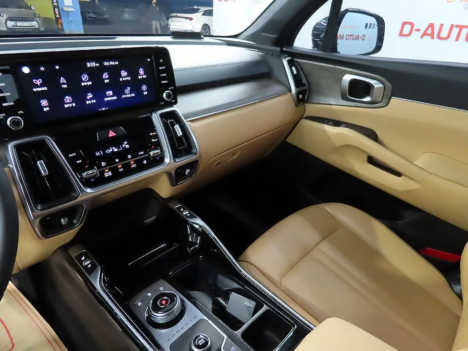 Kia Sorento — фото 10