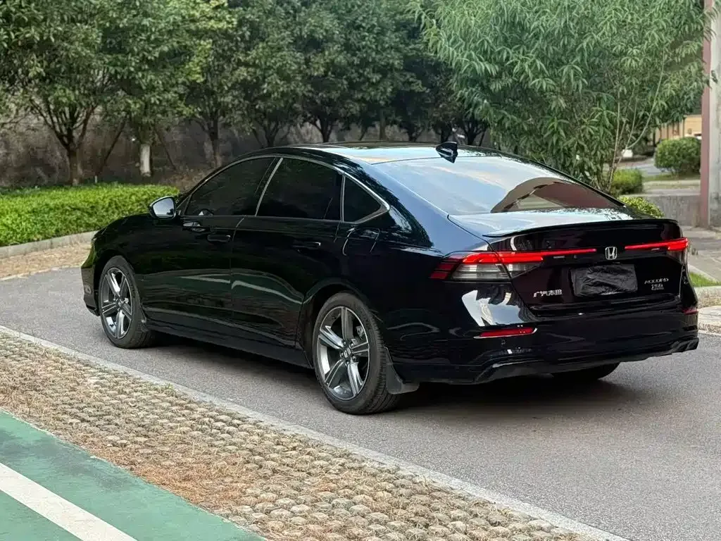 Honda Accord — фото 5