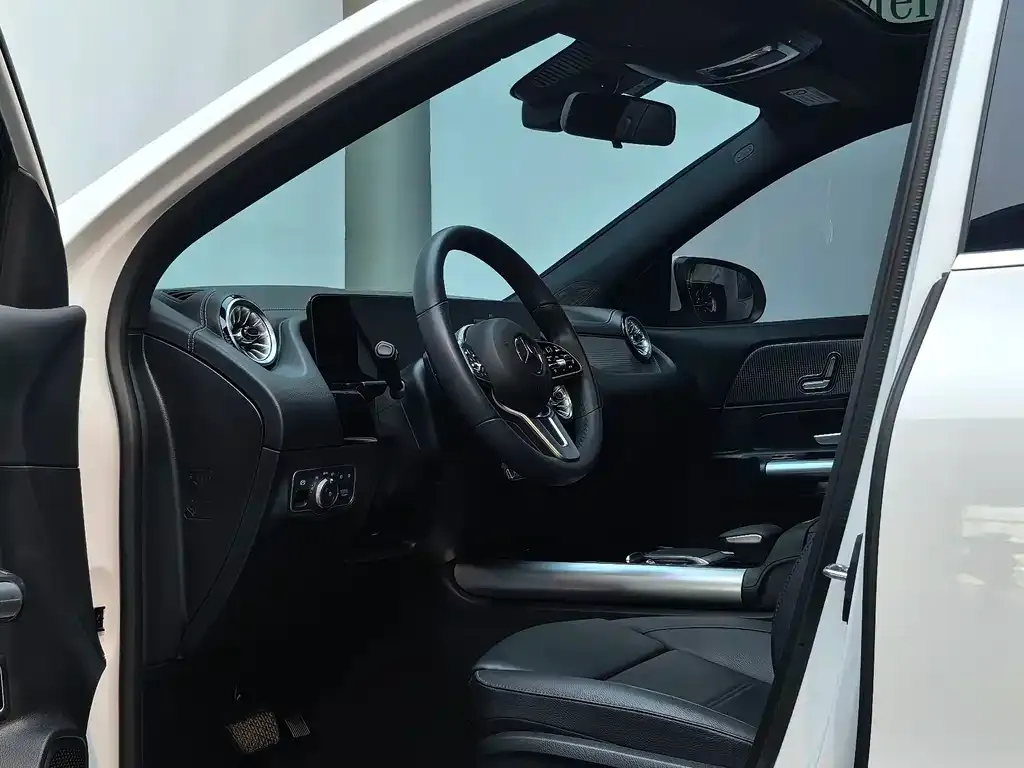 Mercedes-Benz GLA — фото 10