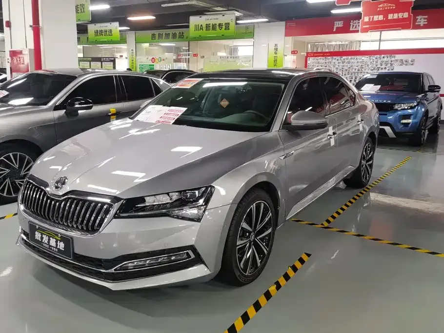 Skoda Superb — фото 1