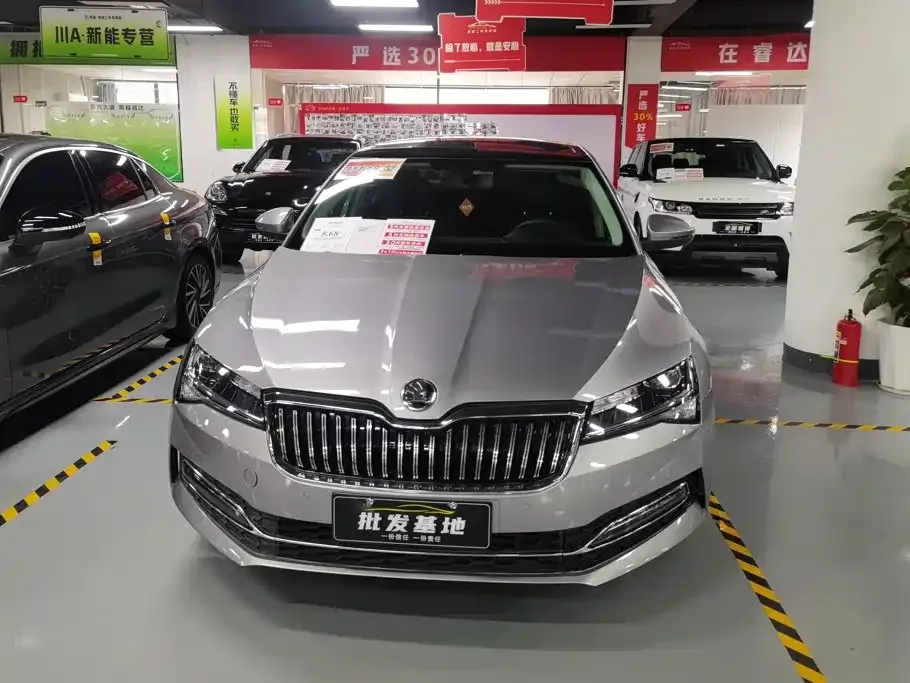 Skoda Superb — фото 9