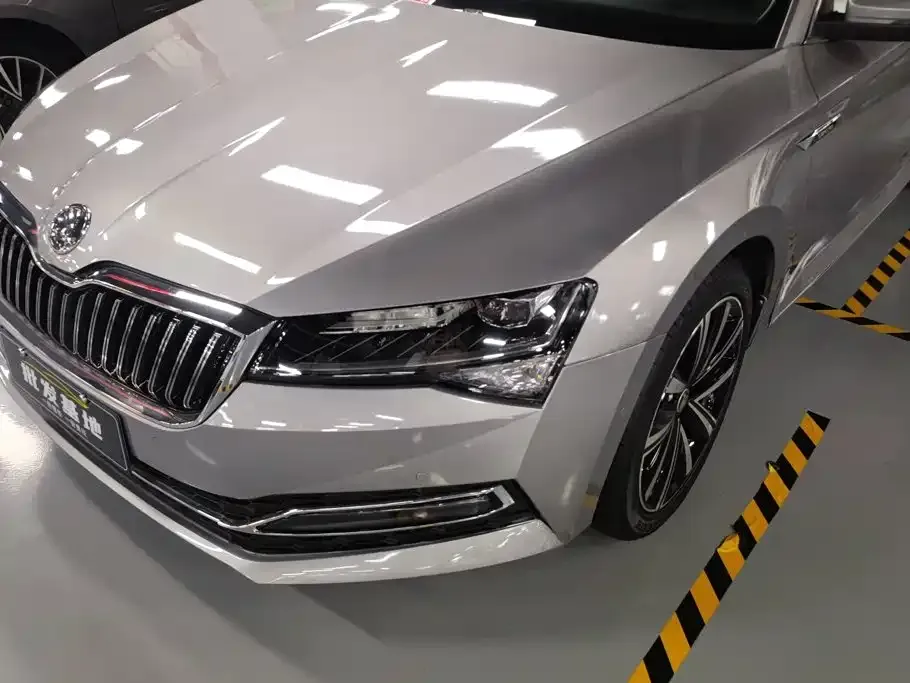 Skoda Superb — фото 7
