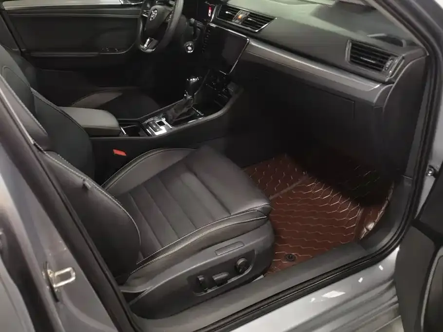 Skoda Superb — фото 5