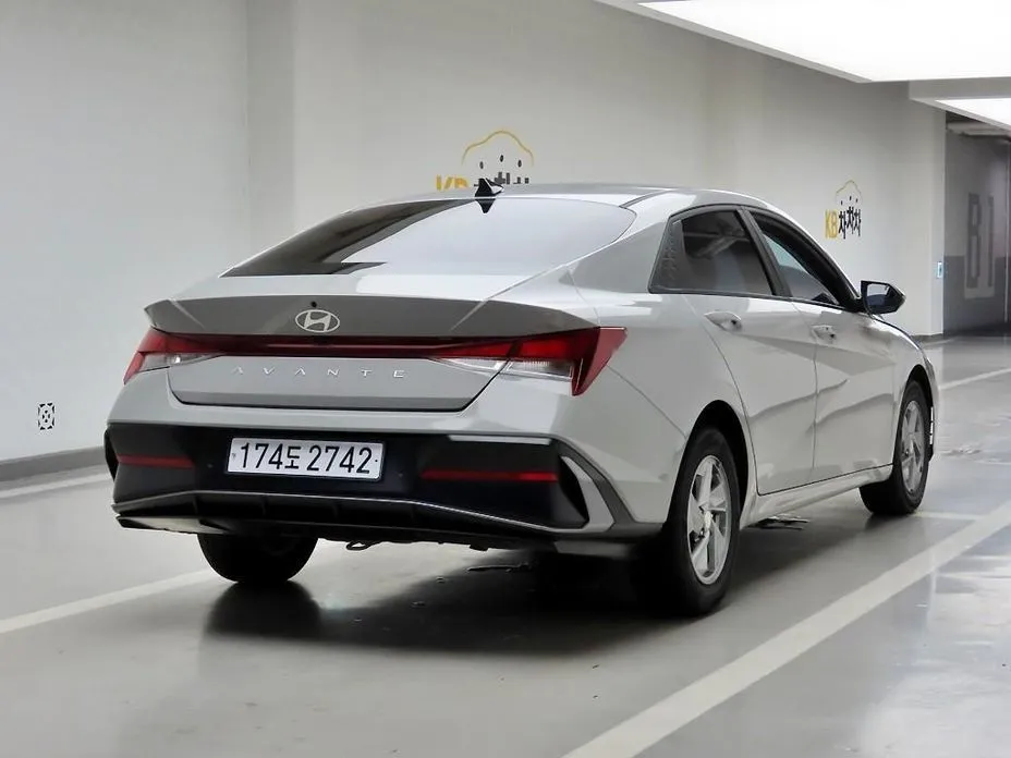 Hyundai AVANTE — фото 2