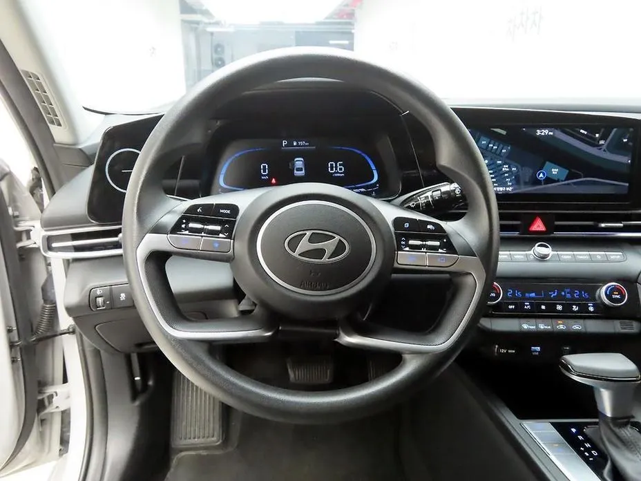 Hyundai AVANTE — фото 5