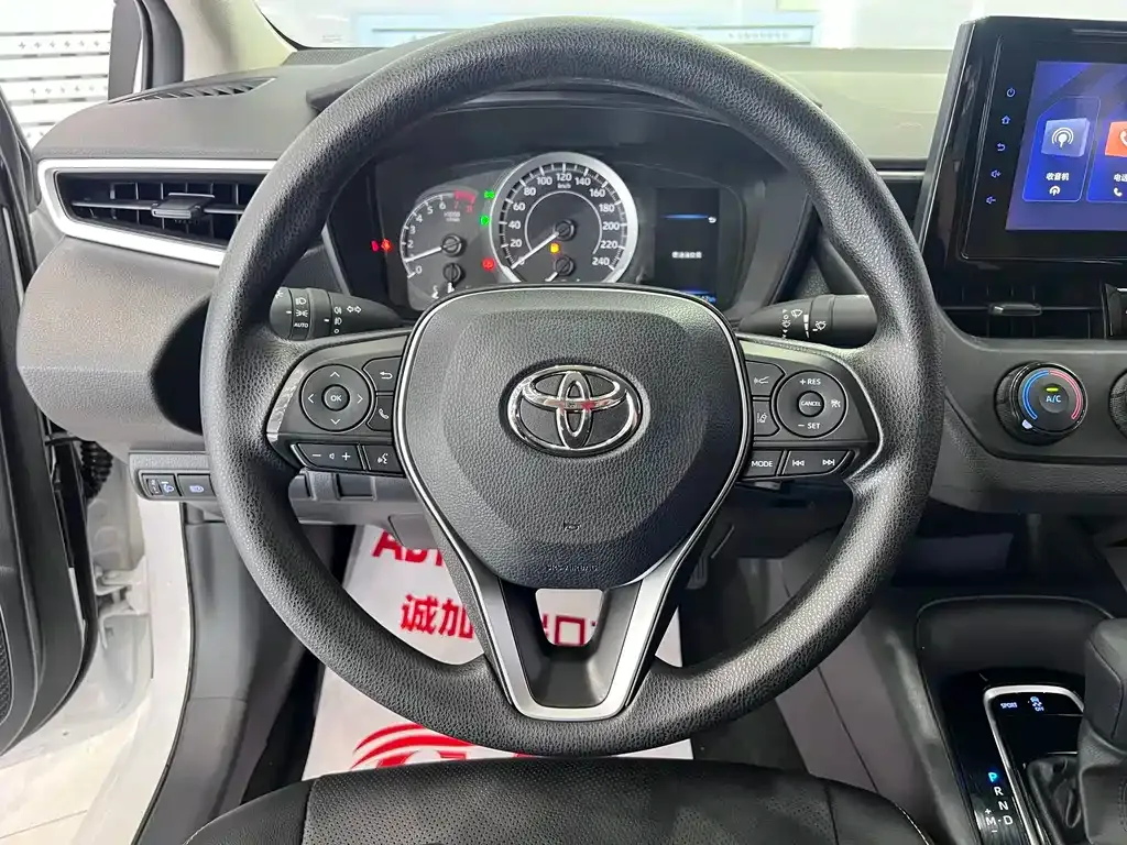 Toyota Corolla — фото 9