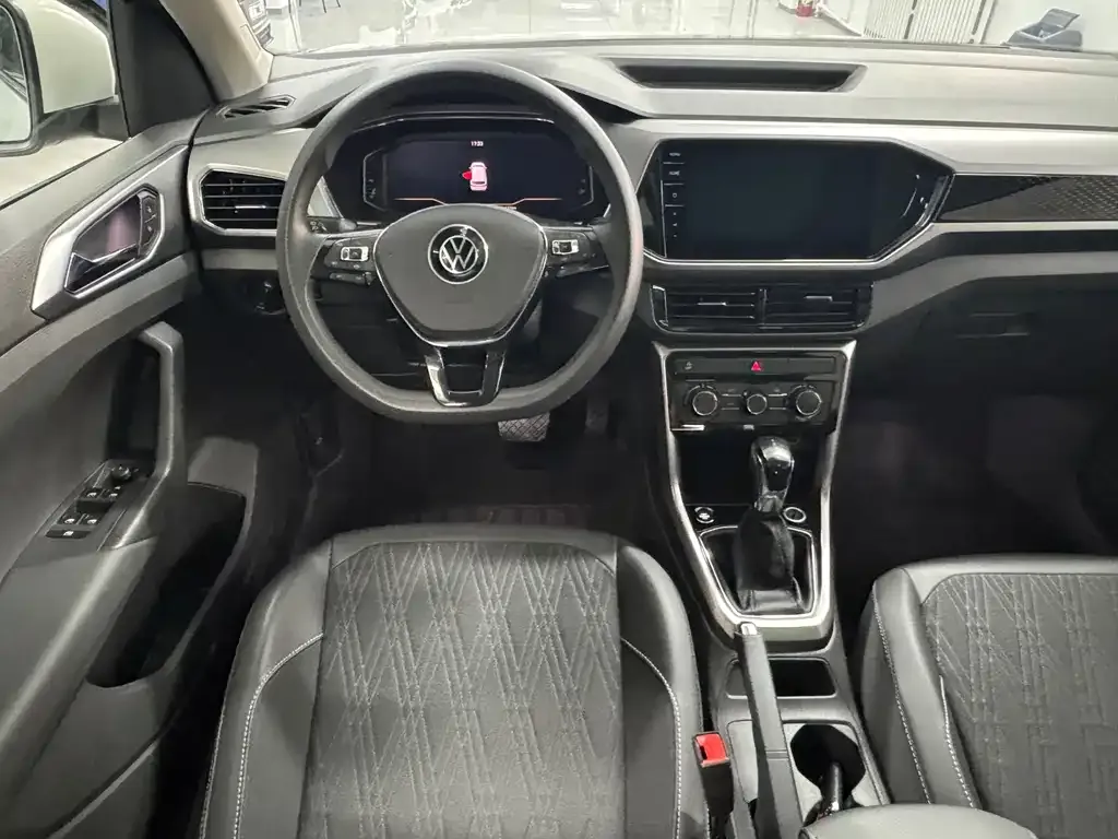 Volkswagen T-Cross — фото 7