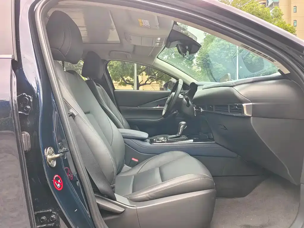 Mazda CX-30 2024 из CN, фото 3