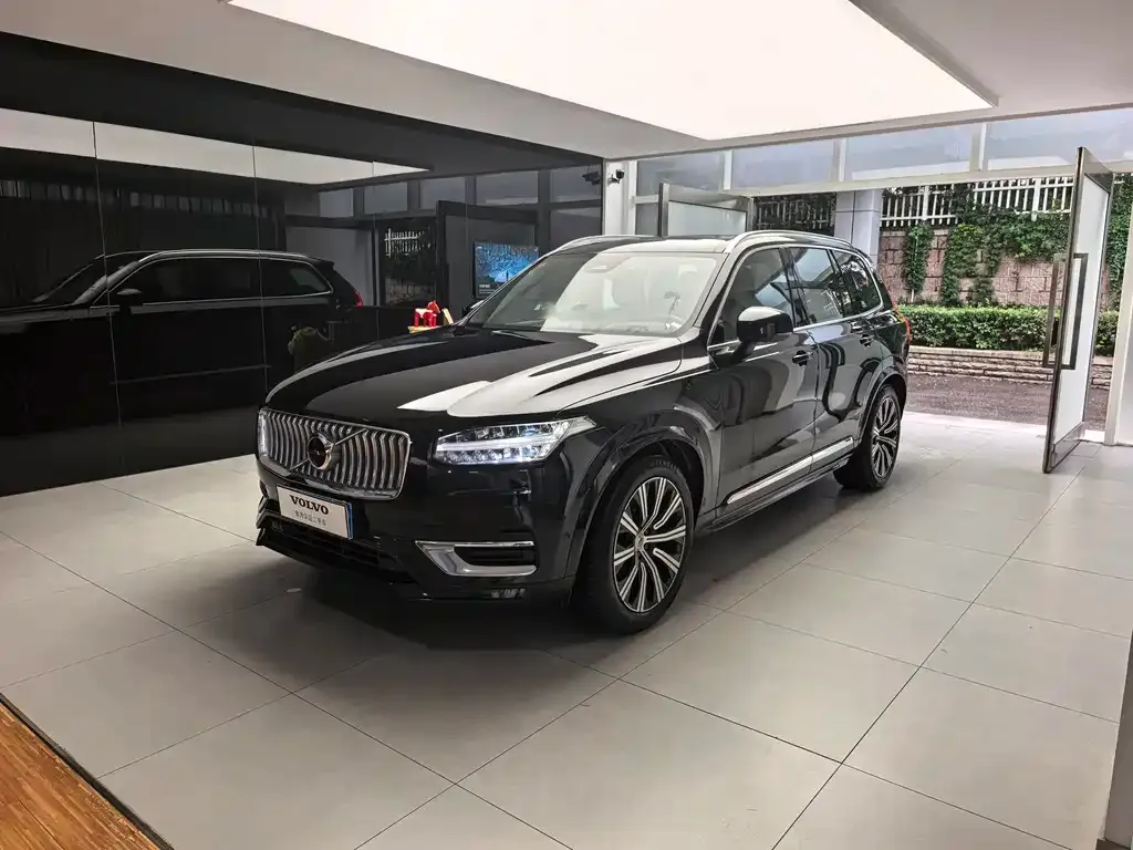 Volvo XC90 — фото 1
