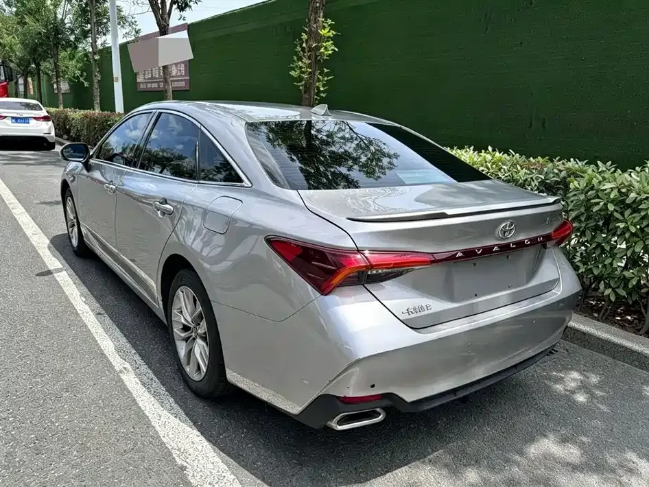 Toyota Avalon — фото 4