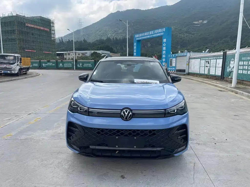 Volkswagen Tiguan L — фото 3
