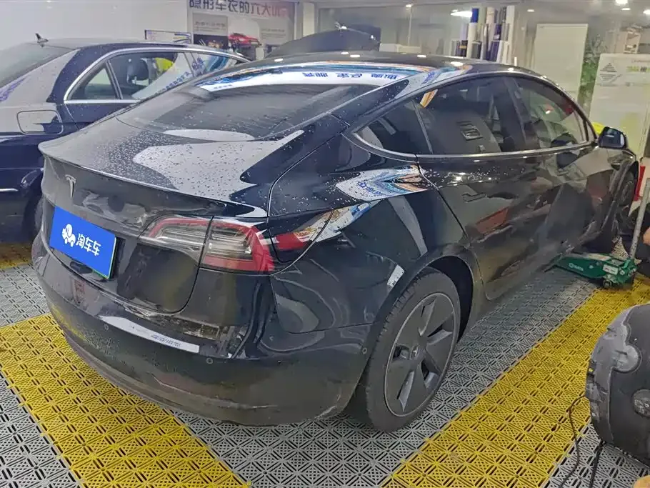 Tesla Model 3 — фото 10