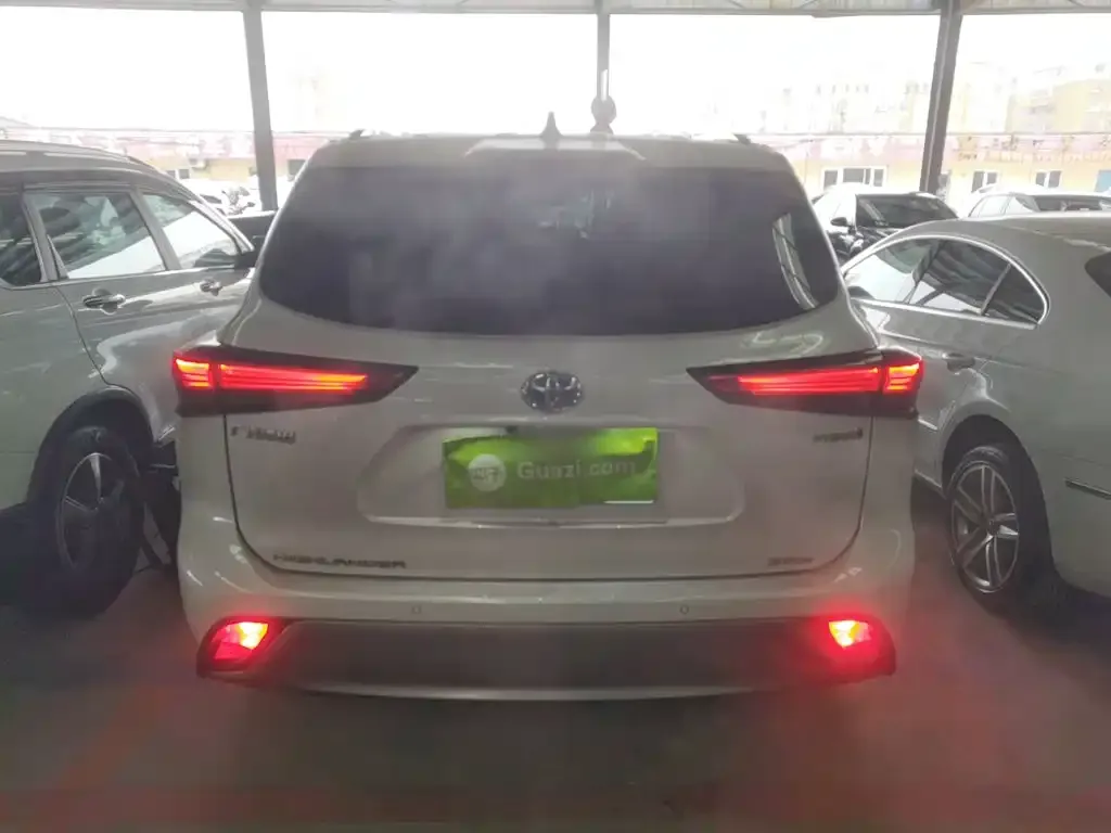 Toyota Highlander — фото 5