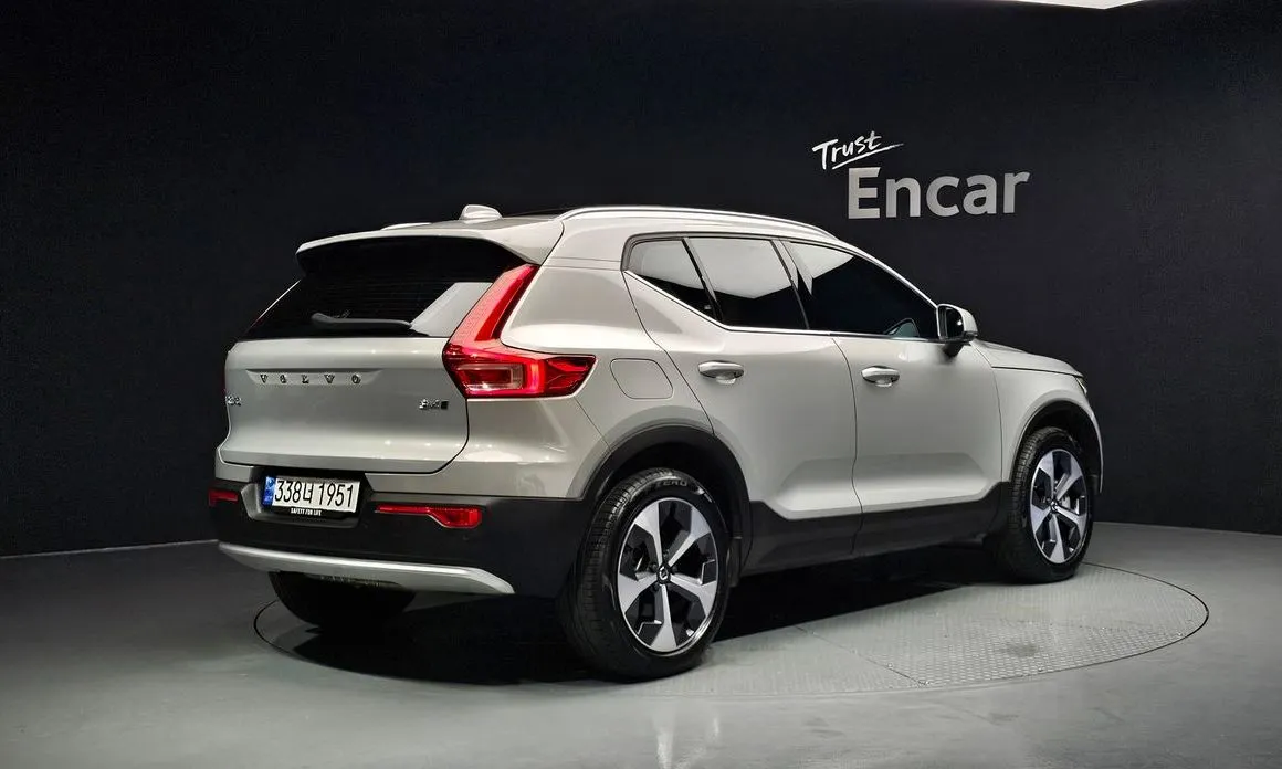 Volvo XC40 — фото 6