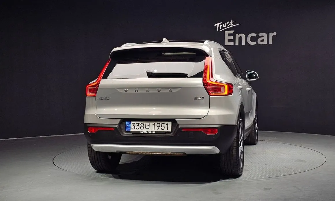 Volvo XC40 — фото 4