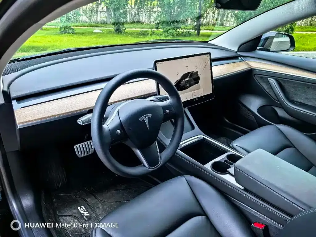 Tesla Model 3 — фото 3