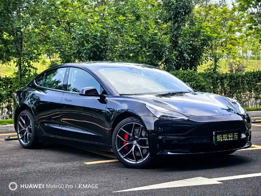 Tesla Model 3 — фото 6