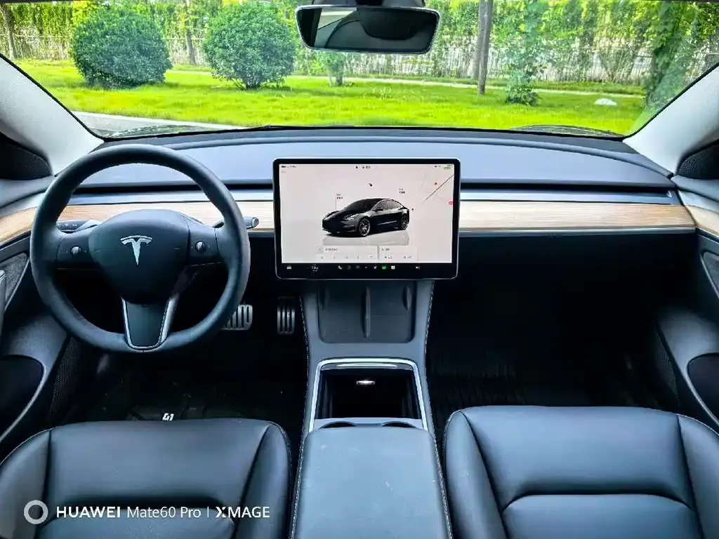 Tesla Model 3 — фото 4