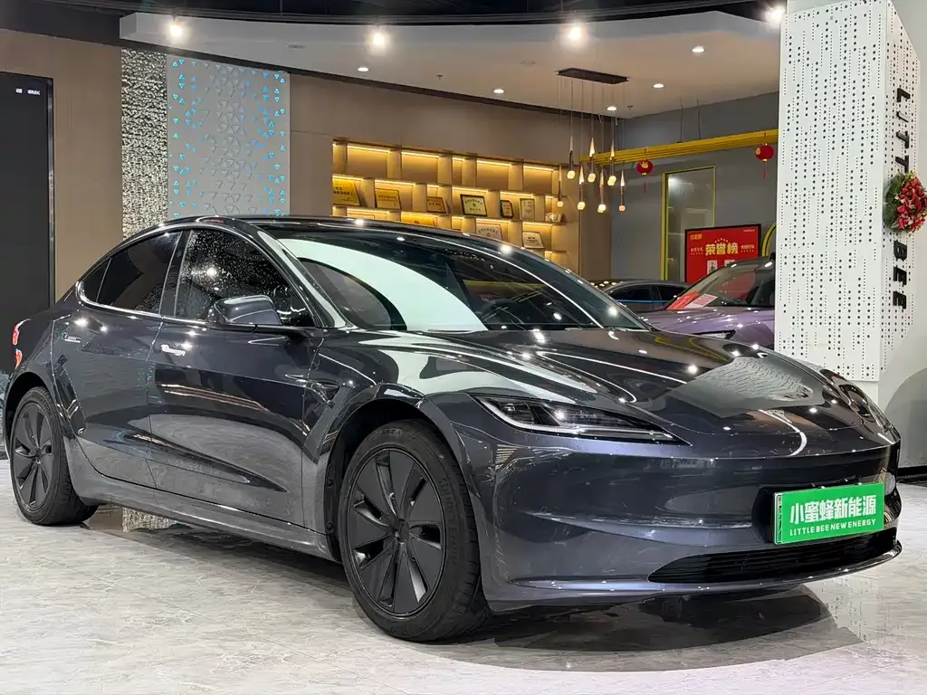 Tesla Model 3 — фото 9