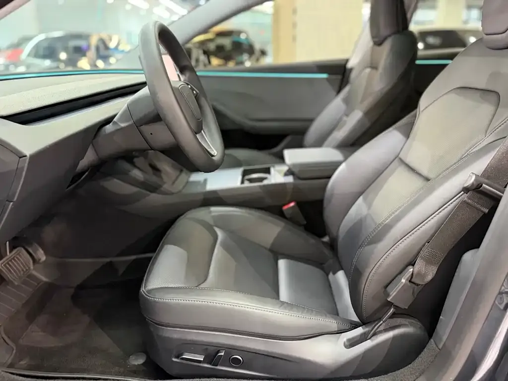 Tesla Model 3 — фото 7