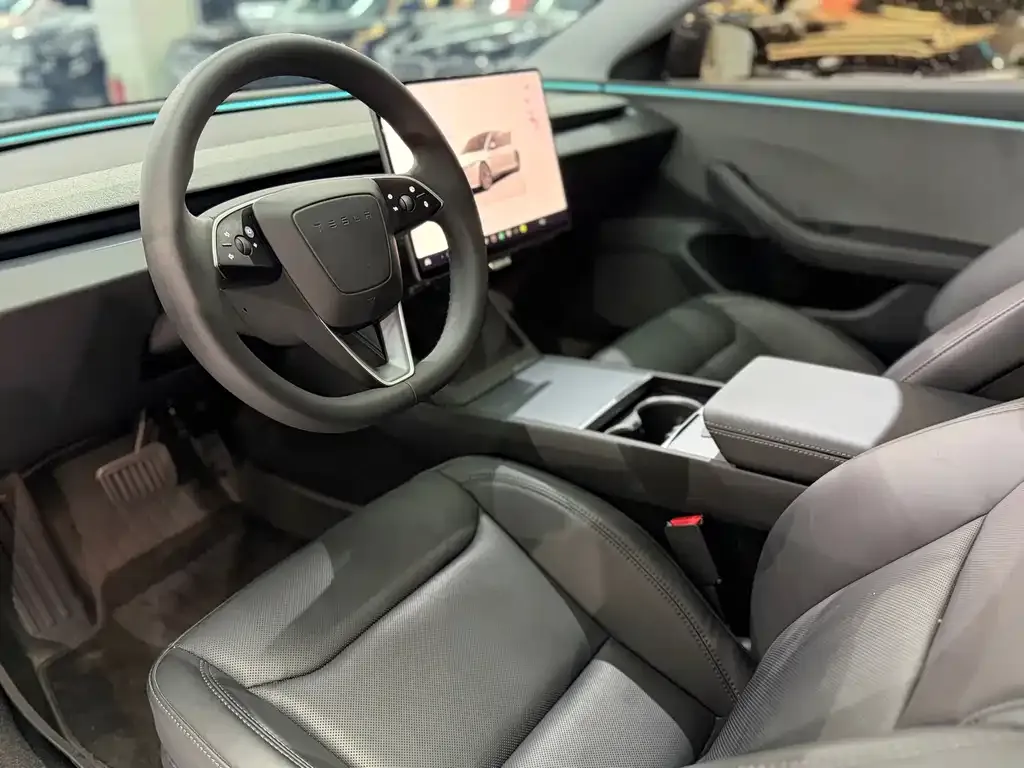 Tesla Model 3 — фото 6