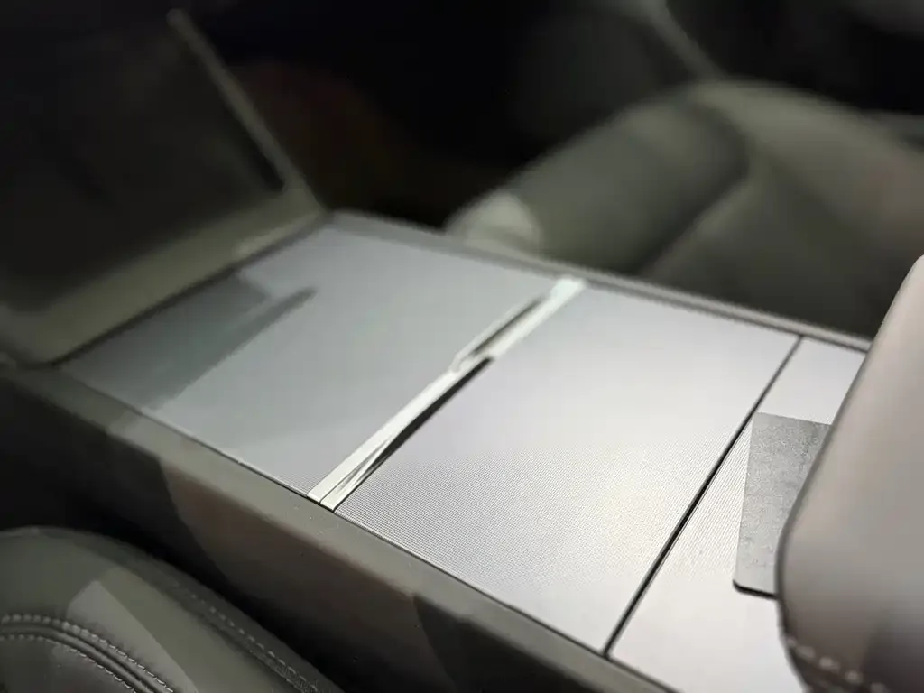 Tesla Model 3 — фото 10