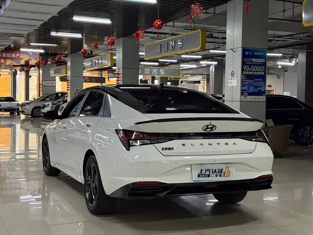 Hyundai Elantra — фото 2